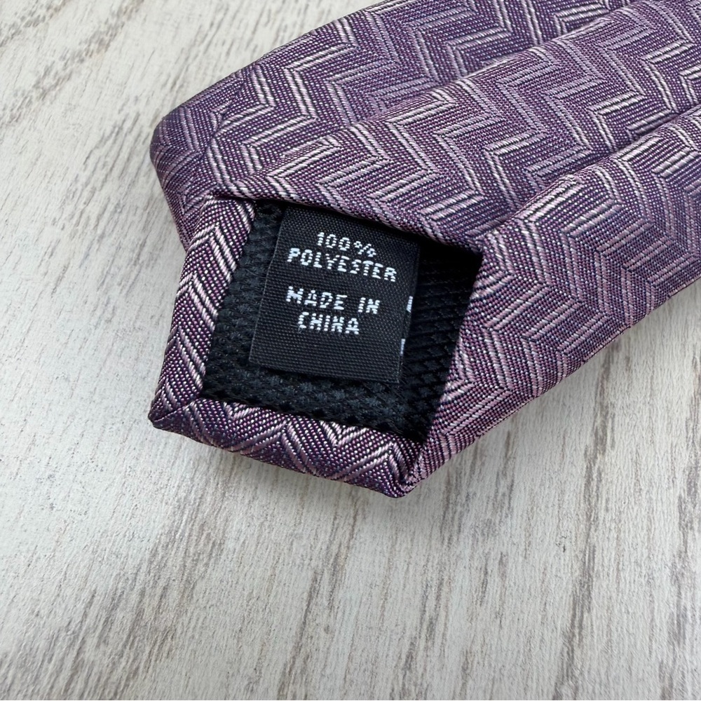 813 Alfani Men's Tie Abstract Chevron Pattern 650 Pink $55 Polyester - Picture 3 of 5